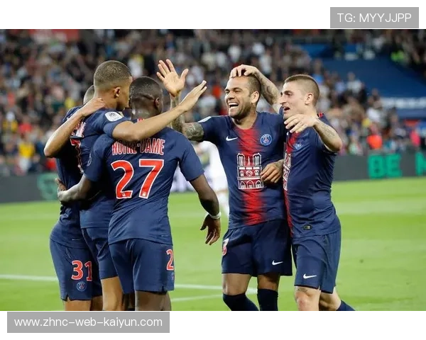 巴黎圣日耳曼在训练中强调定位球的多样化准备 巴黎圣日耳曼在训练中强调定位球的多样化准备