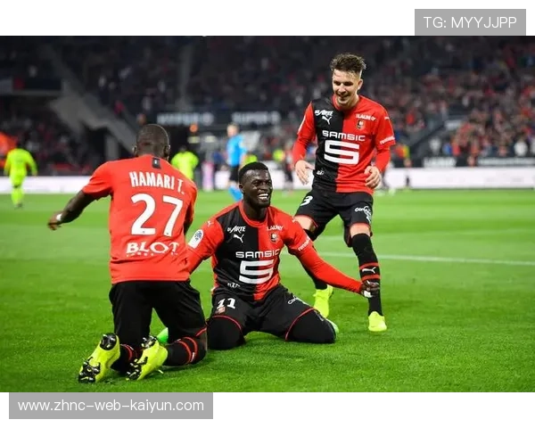 法甲激烈角逐,比分2-1,比赛中关键扑救化解危机,场均射正率达65% 法甲激烈角逐,比分2-1,比赛中关键扑救化解危机,场均射正率达65%